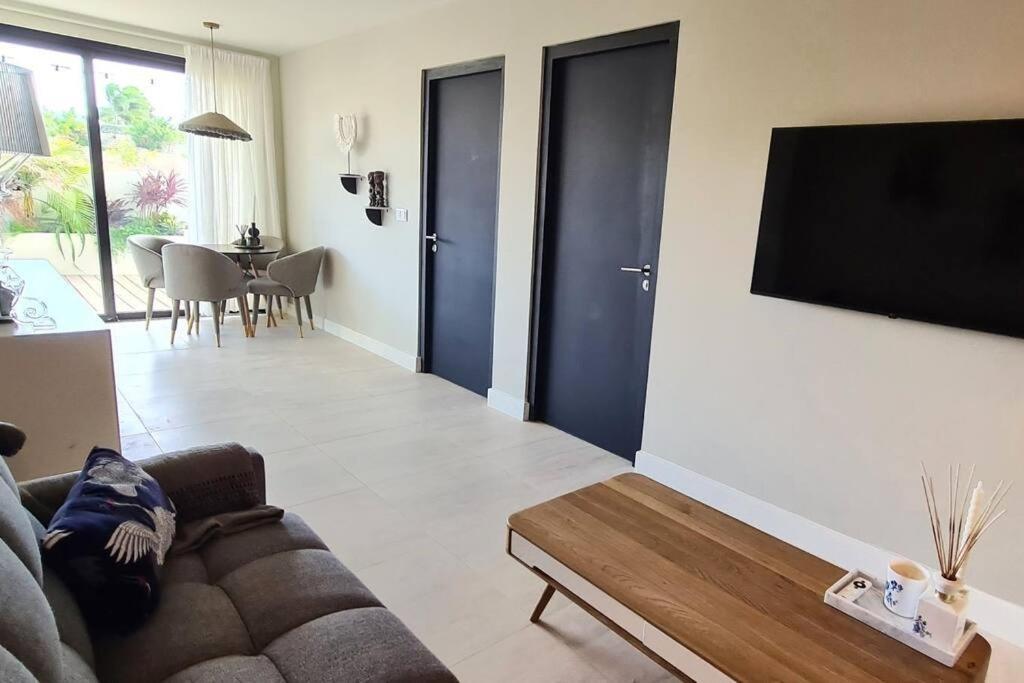 Boutique Appartment 4P With Private Pool, Near Jan Thiel & Mambo Beach 威廉斯塔德 外观 照片